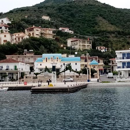 Kotsifas Rooms Tiros Bagian luar foto
