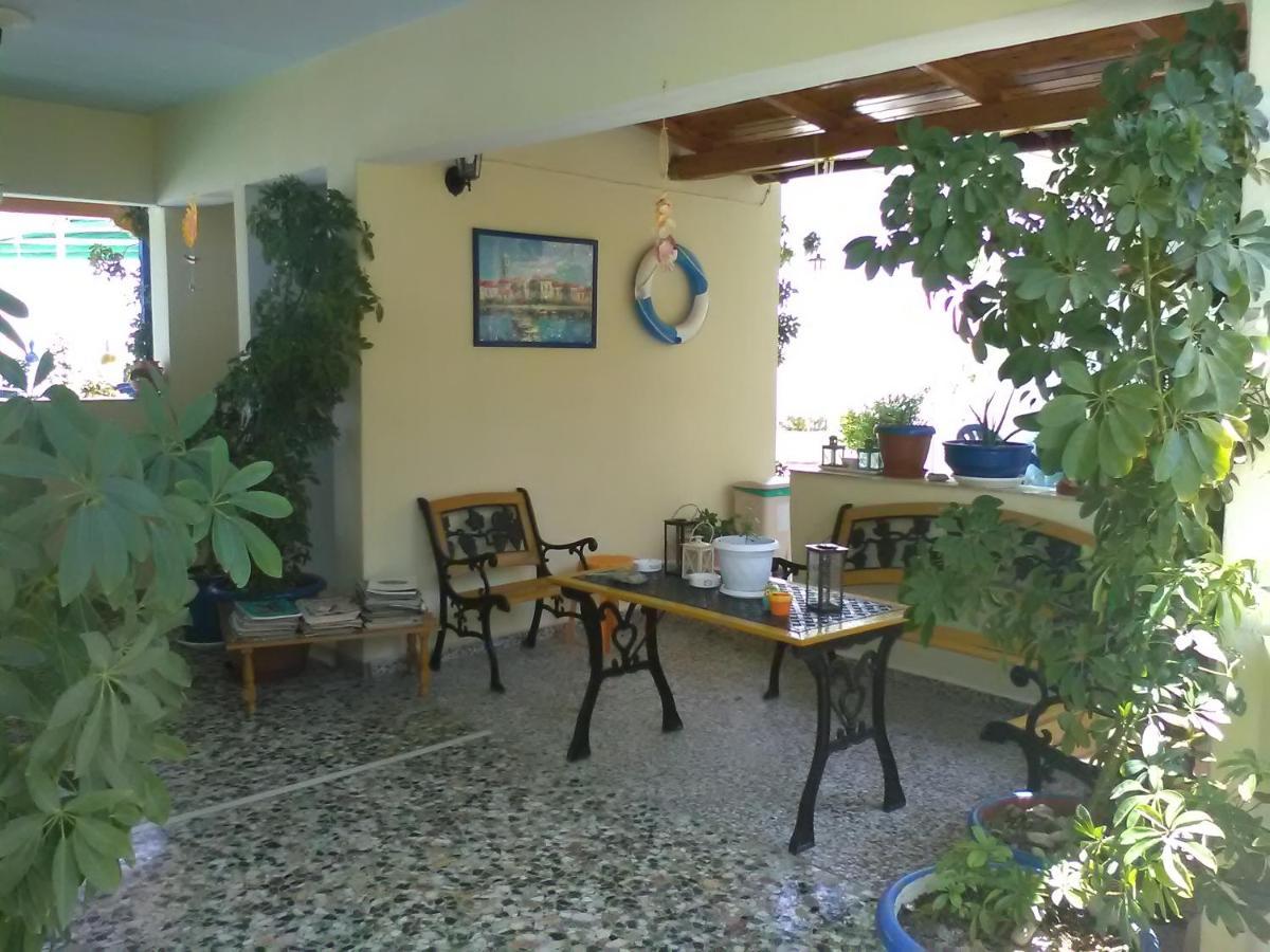 Kotsifas Rooms Tiros Bagian luar foto